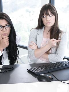 Alison Rey și Gina Valentina la lucru