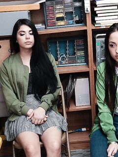 Gina Valentina și Mi Ha Doan sug pula împreună