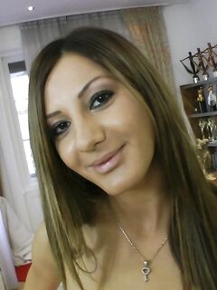 Alice Romain futută în fund